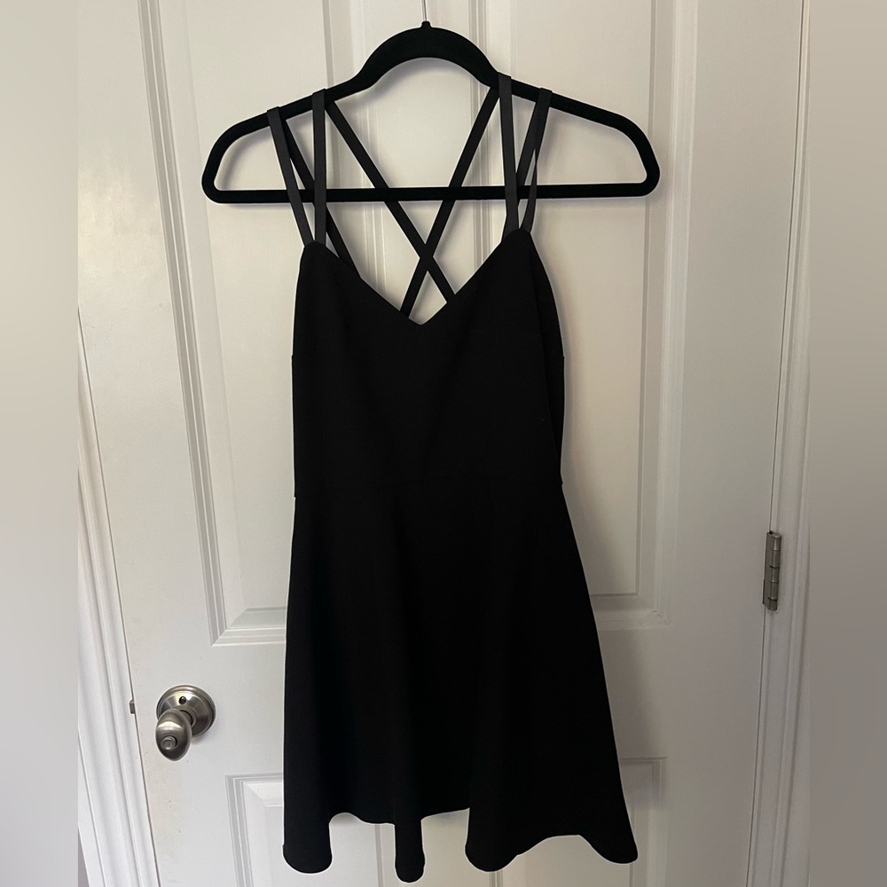 French Connection | Cross Straps w. Zipper | Comfortable | Mid Thigh